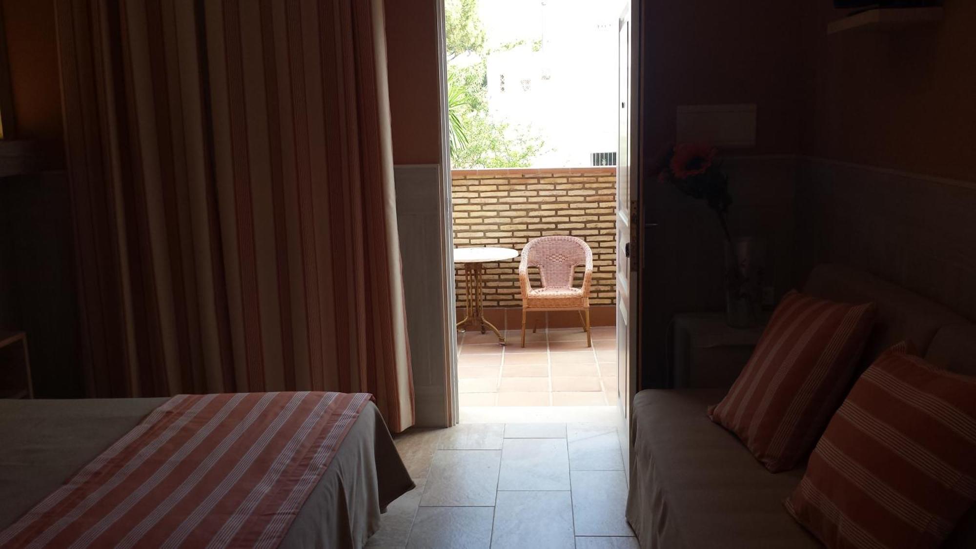 Hostal Noli Chiclana de la Frontera Extérieur photo