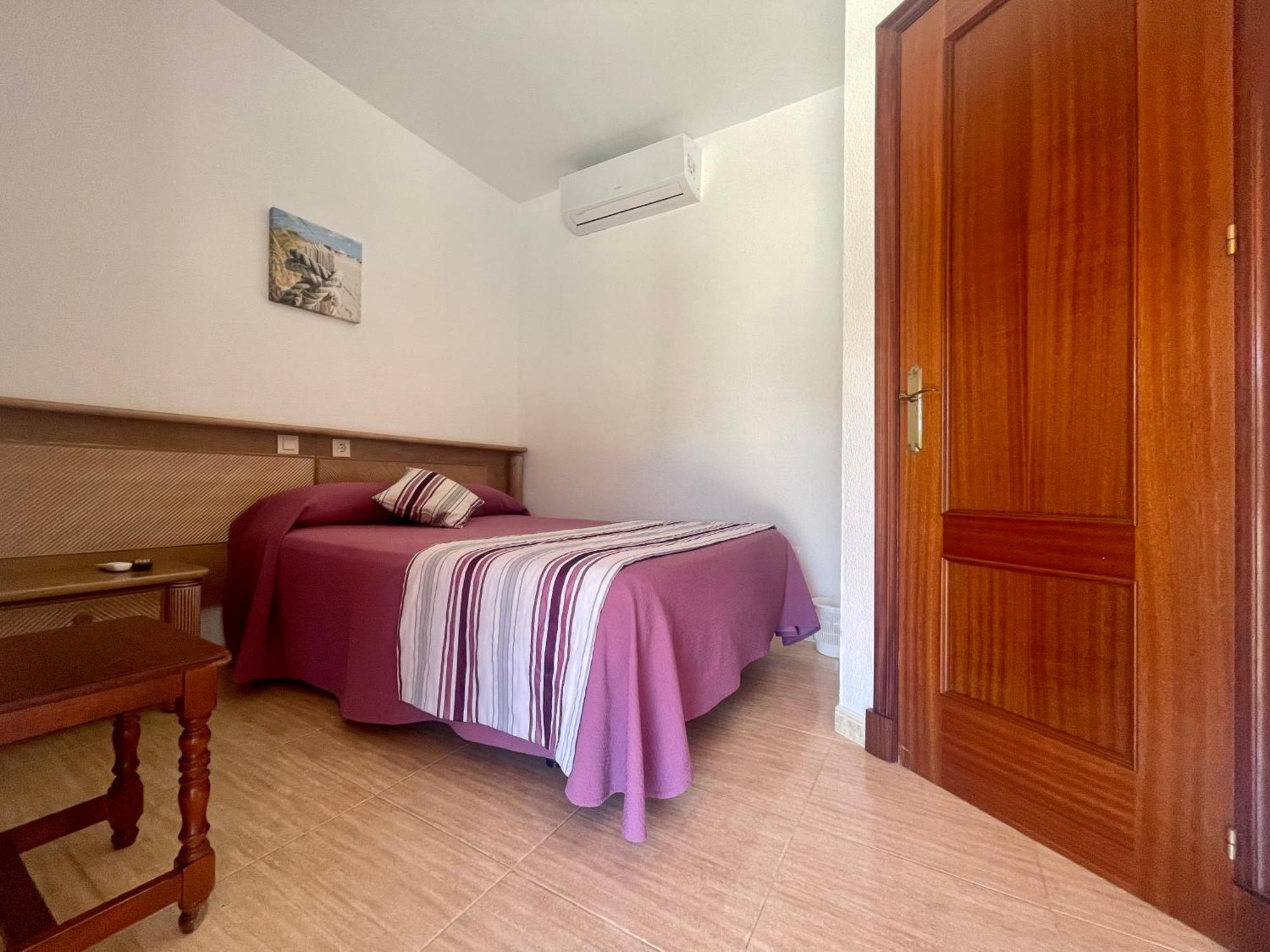 Hostal Noli Chiclana de la Frontera Extérieur photo
