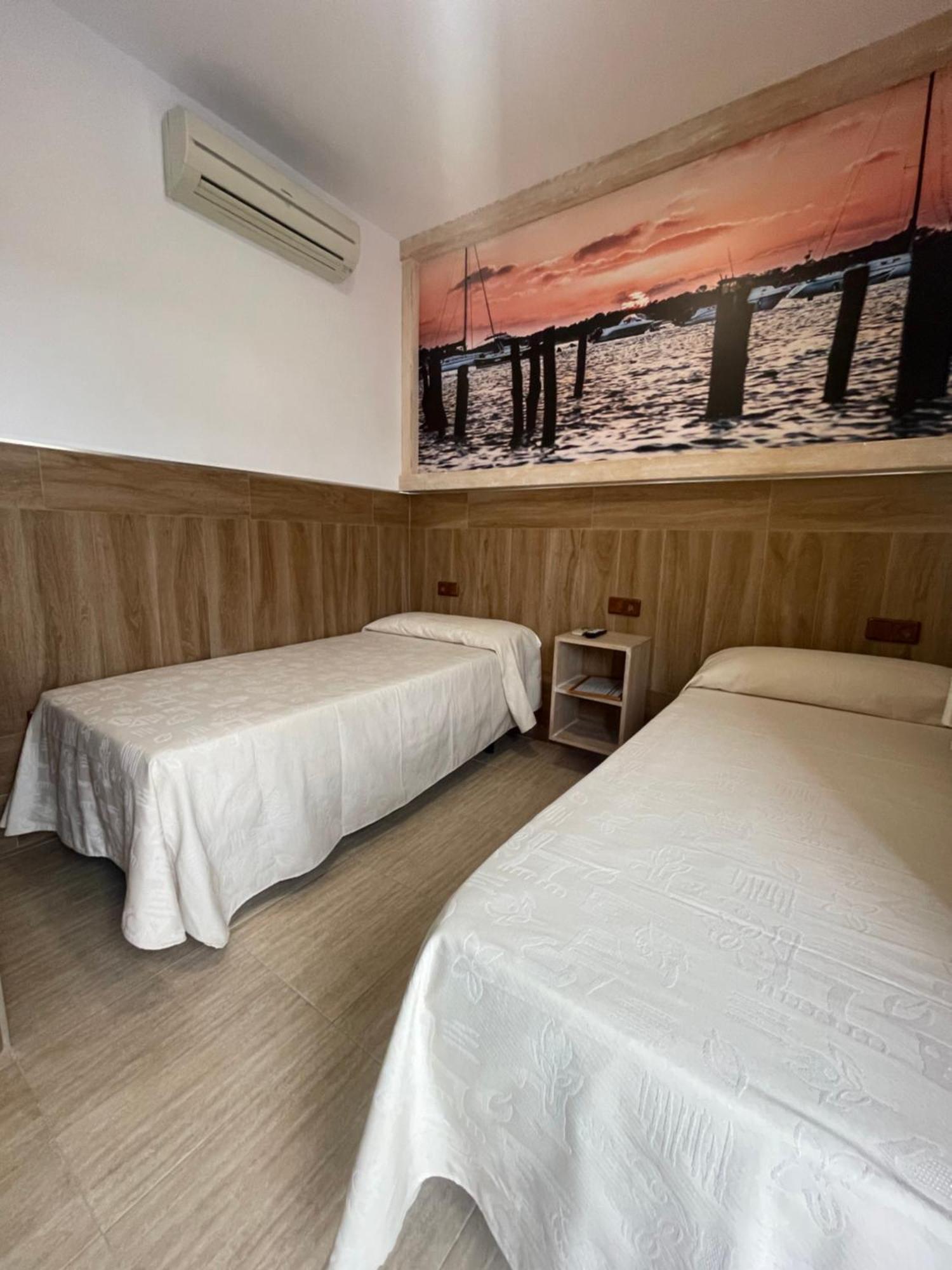 Hostal Noli Chiclana de la Frontera Extérieur photo