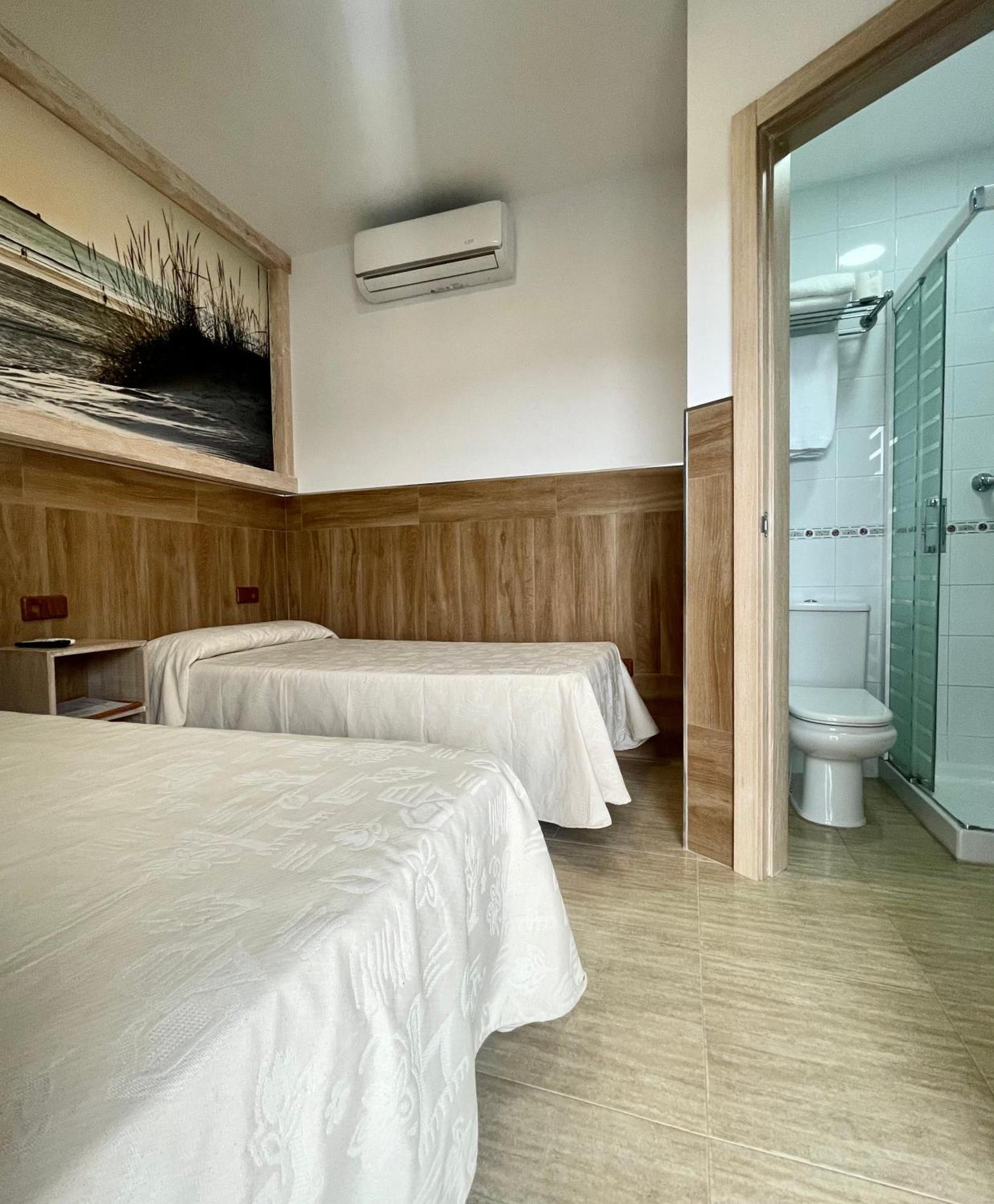 Hostal Noli Chiclana de la Frontera Extérieur photo