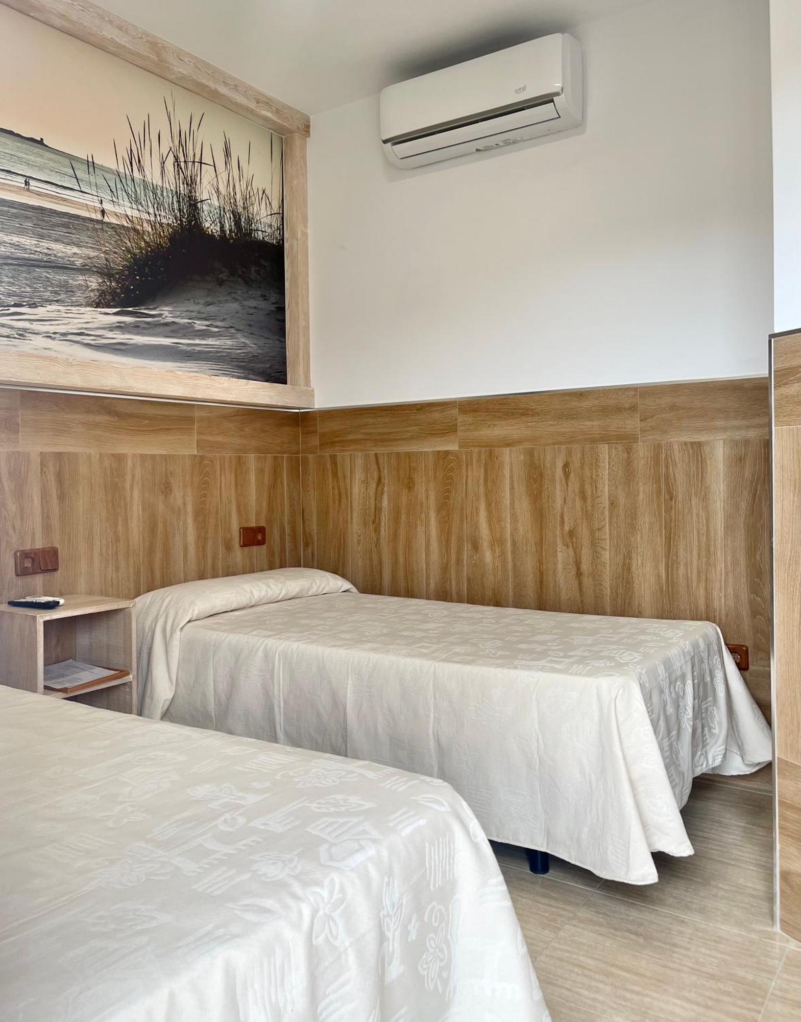 Hostal Noli Chiclana de la Frontera Extérieur photo